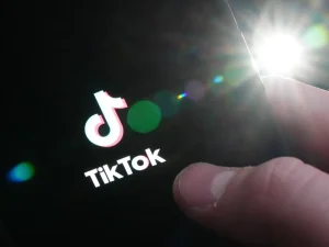 Spersonalizowanie TikToka: Jak dostosować swoje doświadczenie na popularnej platformie społecznościowej