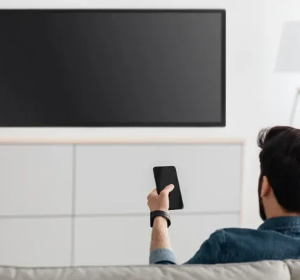 Jak podłączyć internet do telewizora bez Smart TV