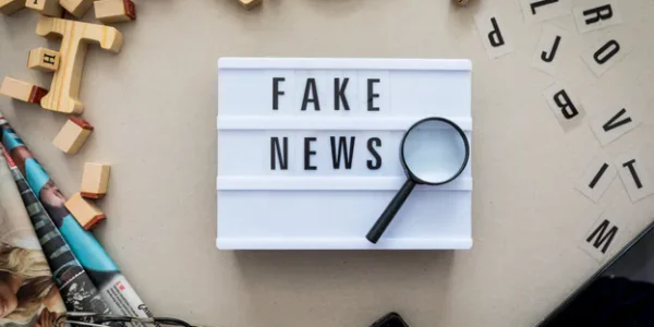 Dezinformacja i fake newsy: Jak rozpoznawać fałszywe informacje