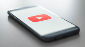 Jak pobrać film z YT? Wideo z YouTube na różne urządzenia