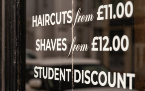 Ile kosztują barberskie usługi w Poznaniu?