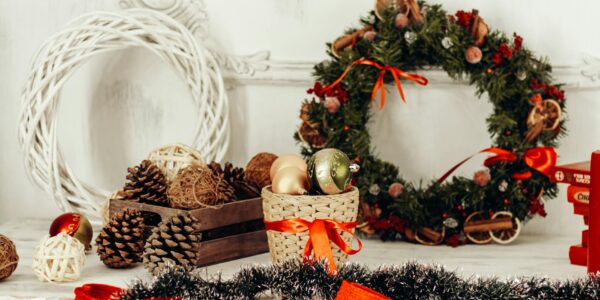 Stroiki świąteczne DIY – kreatywne pomysły na wyjątkowe dekoracje