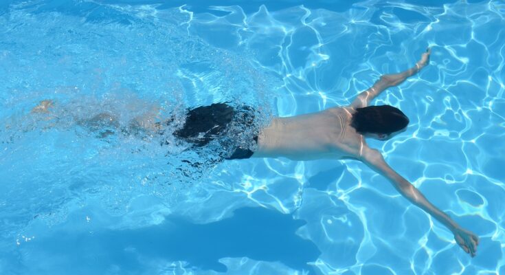 Automatyczne odkurzacze do basenu - klucz do czystego i nowoczesnego basenu!