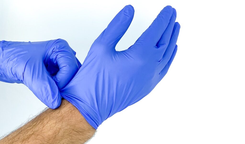 Zalety uniwersalnych rękawic nitrylowych
