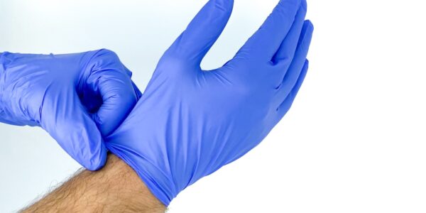 Zalety uniwersalnych rękawic nitrylowych