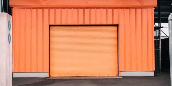 Wszystko, co warto wiedzieć o garażach blaszanych