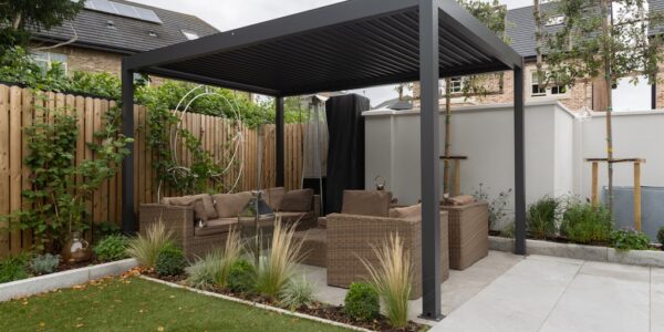 Donica z pergolą - wygodne i estetyczne rozwiązanie dla Twojego ogrodu