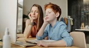 Jak korzystać z narzędzi kontroli rodzicielskiej i filtrów treści w Internecie?