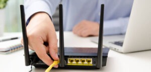 Jak połączyć dwa routery kablem? Kompleksowy przewodnik