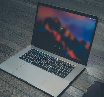 Jak przywrócić macOS do ustawień fabrycznych? Przewodnik krok po kroku