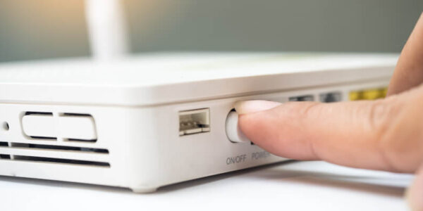 Jak rozdzielić światłowód na dwa routery? Kompleksowy poradnik