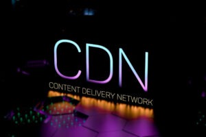 Konfiguracja Content Delivery Network (CDN) dla statycznych zasobów w chmurze obliczeniowej: Klucz do optymalizacji wydajności i szybkości ładowania