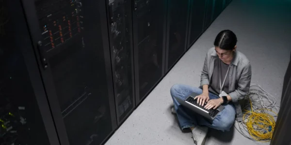 Porady dotyczące optymalizacji wydajności Hyper-V i zarządzania zasobami wirtualnymi w Windows Server