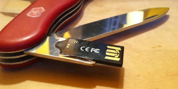 USB Army Knife – Wszechstronne Narzędzie dla Specjalistów IT