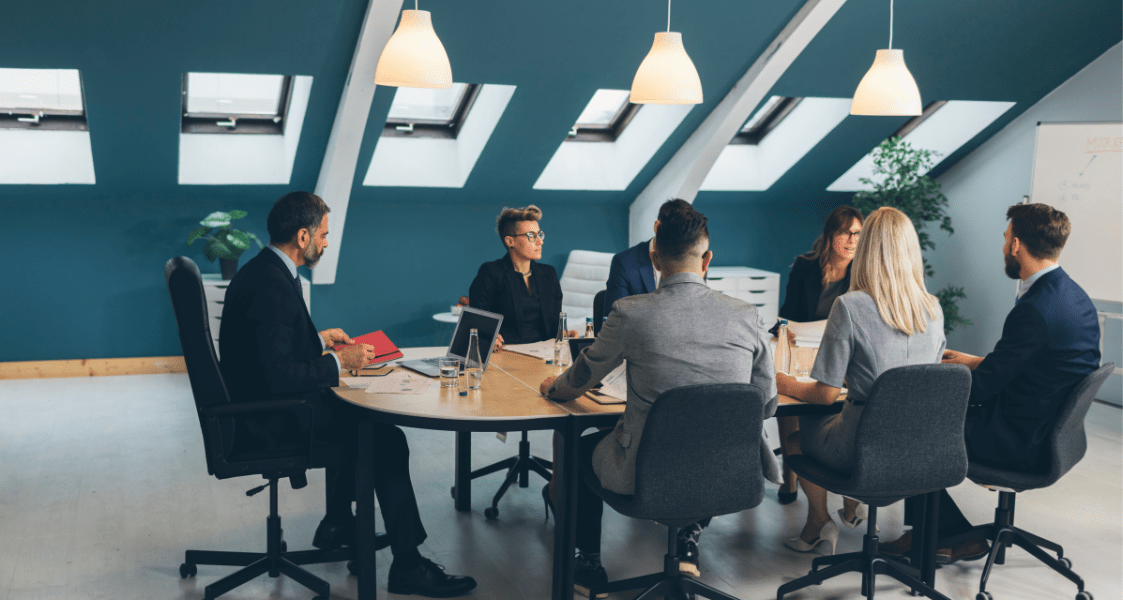 Praktyki korporacyjne pod lupą: Gdzie kończy się zaangażowanie, a zaczyna wyzysk?