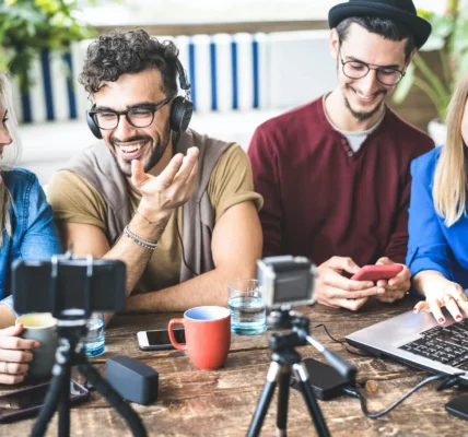 Influencer Marketing: Jak działa influencer marketing i jakie są jego zalety i wady?