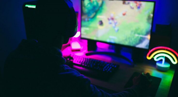 Jak zacząć streamować gry? Poradnik dla początkujących streamerów