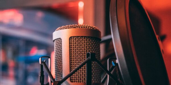 Warszawskie Banki Głosów: Rewolucja Dźwięku w Kreatywnym Krajobrazie Miasta