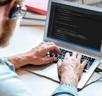 Analiza Kodu Złośliwego Oprogramowania do Kopania Kryptowalut