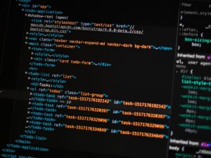 Analiza podatności w popularnych frameworkach programistycznych (np. biblioteki JavaScript) – Jak hakerzy wykorzystują luki w kodzie