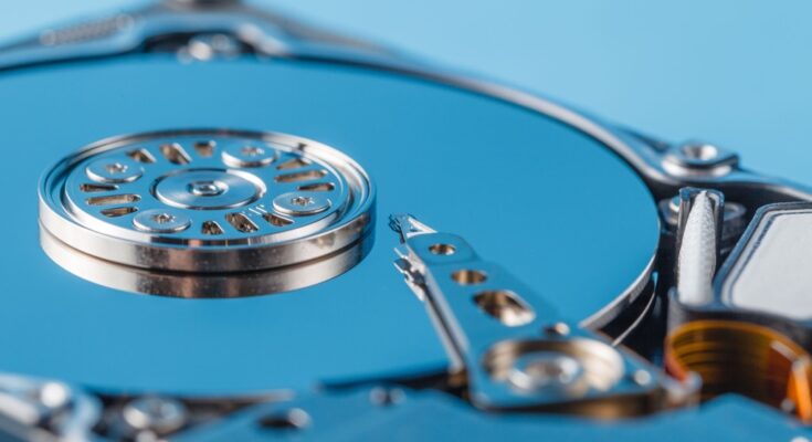 Bezpieczne usuwanie danych z dysków Windows Server: narzędzia i metody