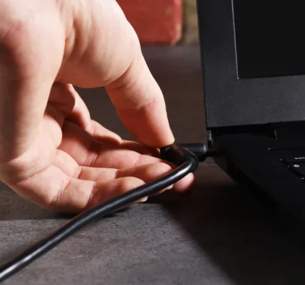 Optymalizacja baterii w laptopie z Windows 12: porady i triki