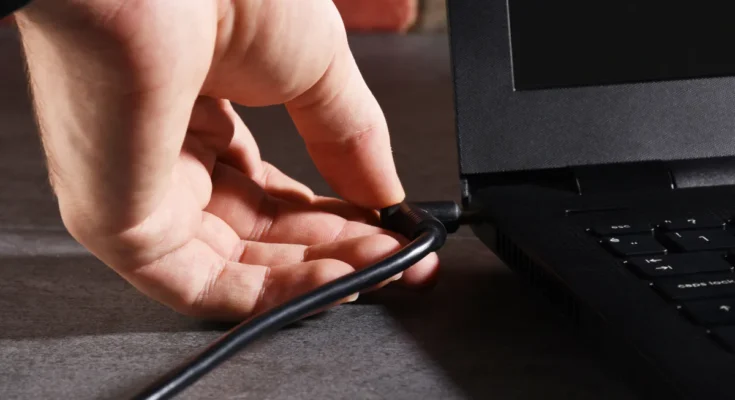 Optymalizacja baterii w laptopie z Windows 12: porady i triki