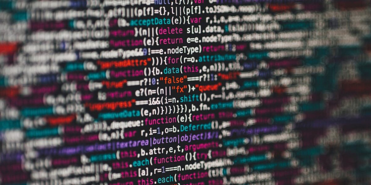 Szyfrowanie progowe (Threshold Cryptography): klucz dzielony między wiele stron