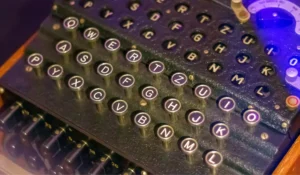 Tryby pracy szyfrów blokowych (CBC, CTR, GCM): wpływ na bezpieczeństwo i wydajność