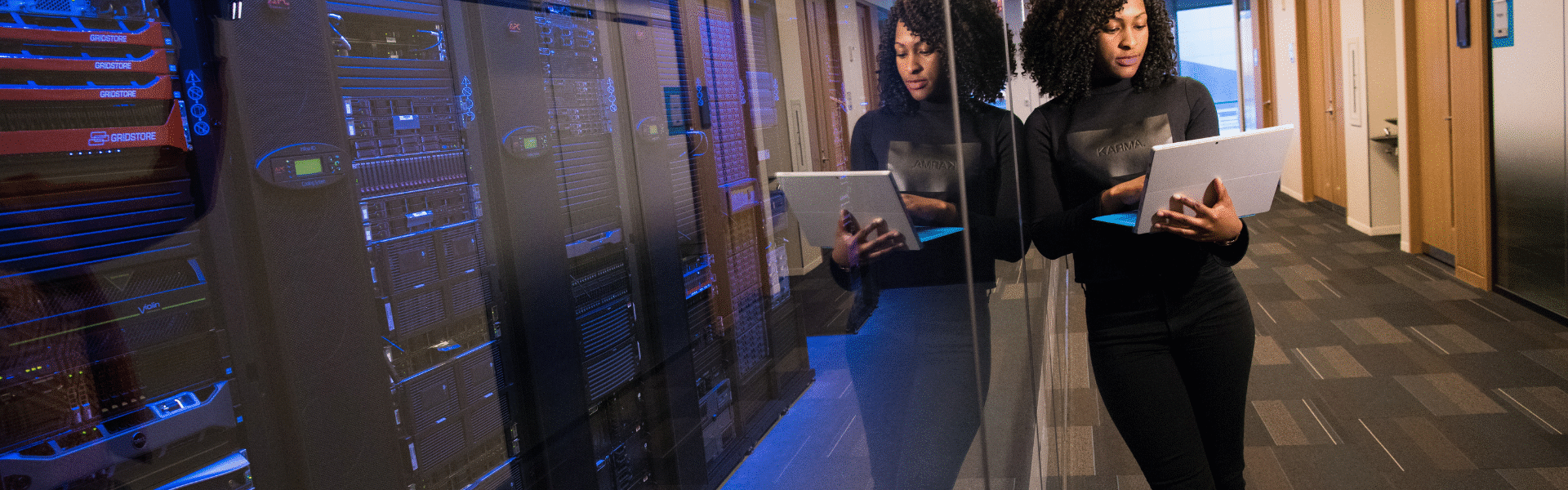 Wykorzystanie narzędzi do dynamicznej analizy (np. strace, ltrace) do monitorowania działania aplikacji i wykrywania błędów