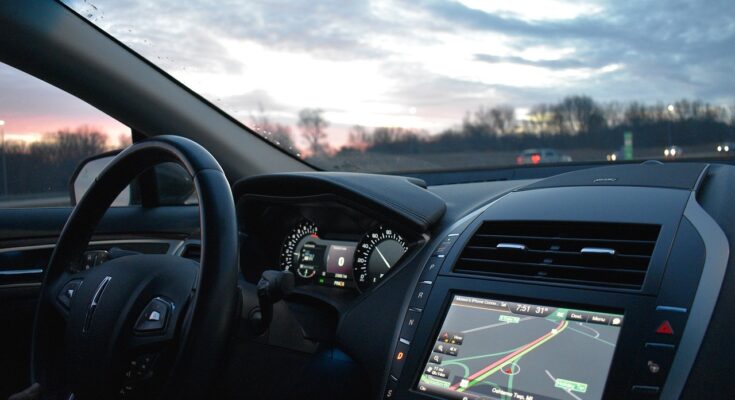 Jak skutecznie kontrolować trasę pojazdu? Monitoring GPS samochodów.