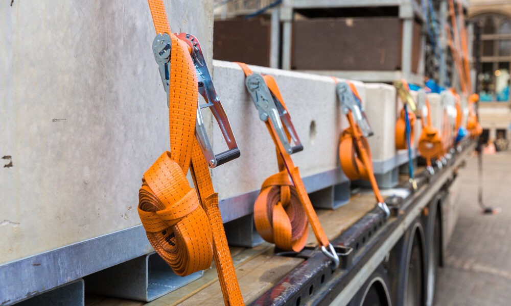 Zawiesia transportowe – kluczowy element bezpiecznego i efektywnego transportu ładunków