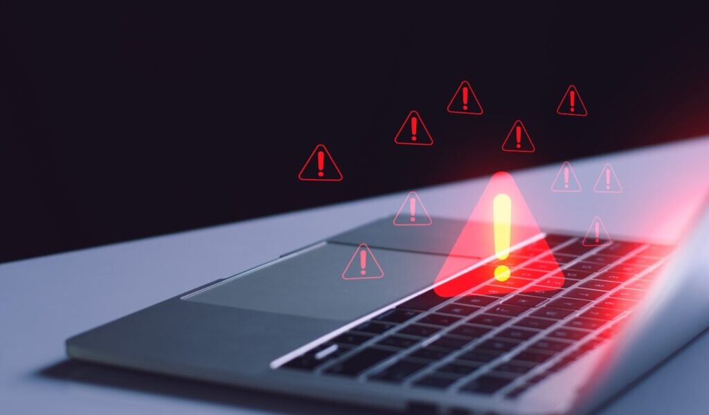 Ataki na Łańcuch Dostaw Oprogramowania (Supply Chain Attacks): Jak aktualizacje niosą zagrożenie