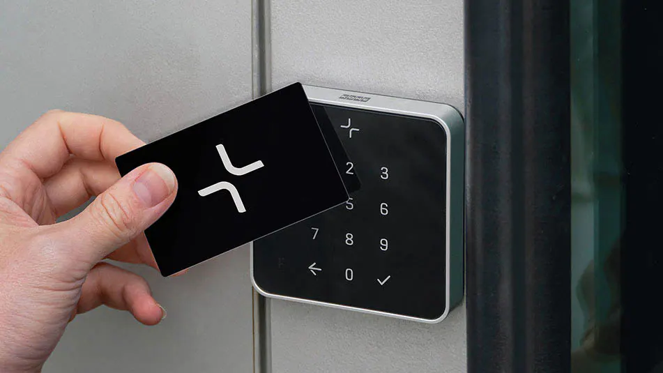 Ataki na Systemy Kontroli Dostępu (Access Control Attacks): Bypassing autoryzacji