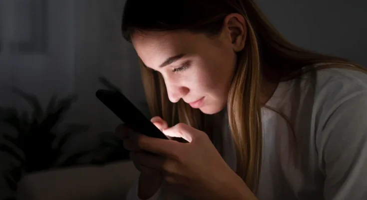 Cyfrowe Uzależnienia: Kiedy Ekran Staje się Problemem?