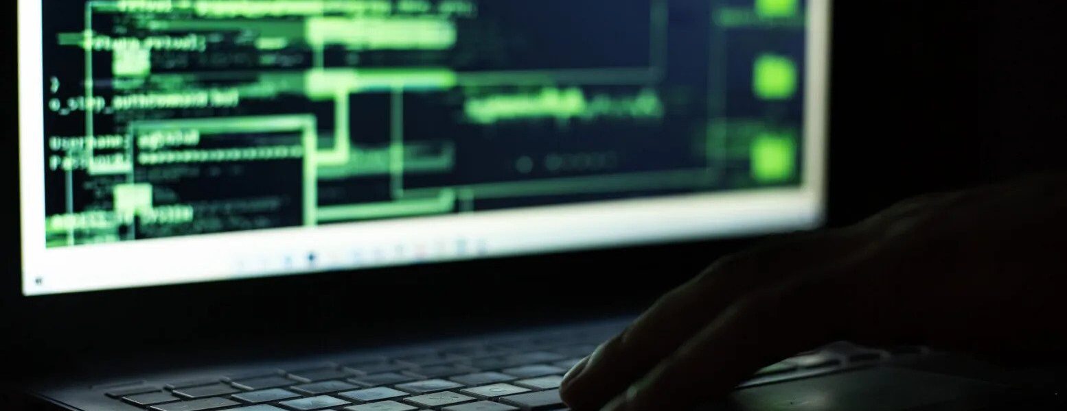 Exploity i Zero-Day Vulnerabilities: Jak wirusy wykorzystują luki w oprogramowaniu (znane i nieznane)