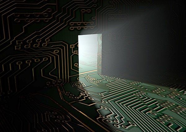 Hacking Urządzeń Mobilnych: Luki w zabezpieczeniach smartfonów i tabletów – jak je wykorzystać i jak się chronić?