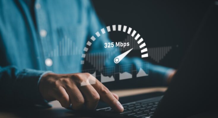 Implementacja i zarządzanie Quality of Service (QoS) w sieciach komputerowych