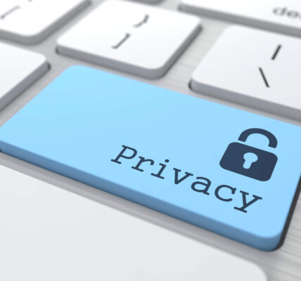 Jak dbać o prywatność w erze wszechobecnych technologii: Porady i narzędzia