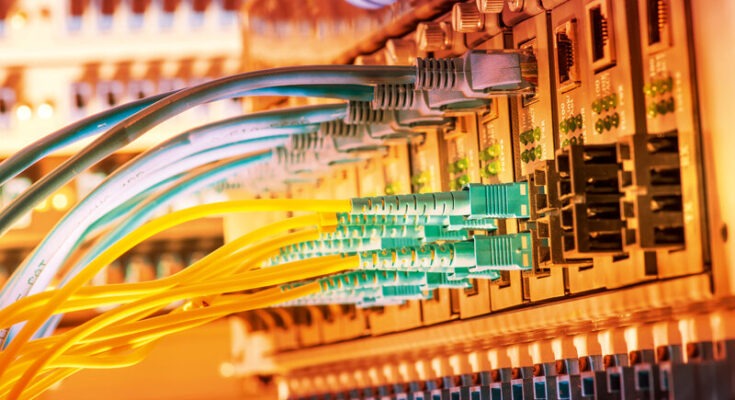 Konfiguracja i zarządzanie sieciami VLAN (Virtual Local Area Networks) w praktyce