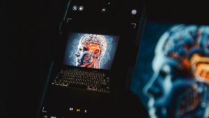 Modele językowe przyszłości: Multimodalność, dłuższa pamięć i większa precyzja