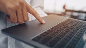 Nie działa touchpad Windows 11 – Kompletny poradnik krok po kroku