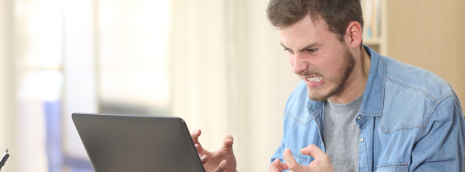 Problemy z serwerem X (GUI): Błędy uruchamiania środowiska graficznego, problemy ze sterownikami kart graficznych (Nvidia, AMD, Intel) w różnych dystrybucjach