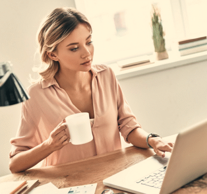 User-Generated Content i Artykuły Sponsorowane: Jak zachęcać użytkowników do tworzenia treści wokół Twojej marki