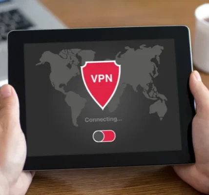 VPN (Virtual Private Networks) dla Firm: Rodzaje VPN (IPsec, SSL VPN), ich zastosowanie w bezpiecznym dostępie zdalnym i ochronie komunikacji
