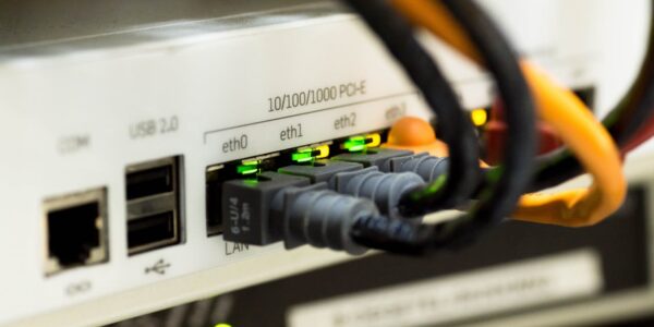 Jak wybrać profesjonalny router LTE: poradnik dla użytkowników
