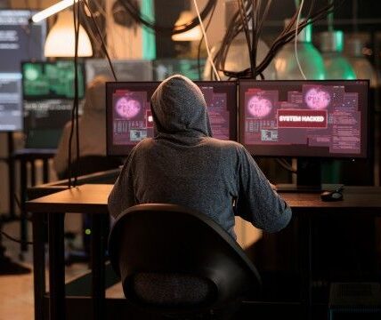 Deepfake i OSINT w krypto: Jak oszuści wykorzystują AI do manipulacji