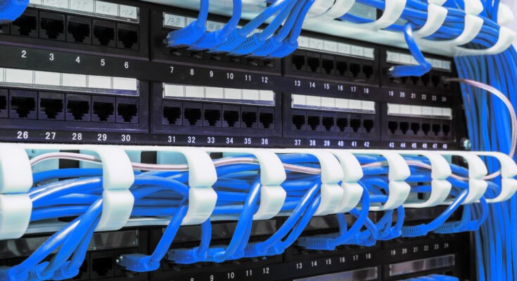 Routing, problemy i diagnostyka: Kompletny przewodnik dla użytkowników i administratorów sieci