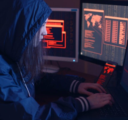 Użycie Group Policy i PowerShell do wzmocnienia bezpieczeństwa Windows 11