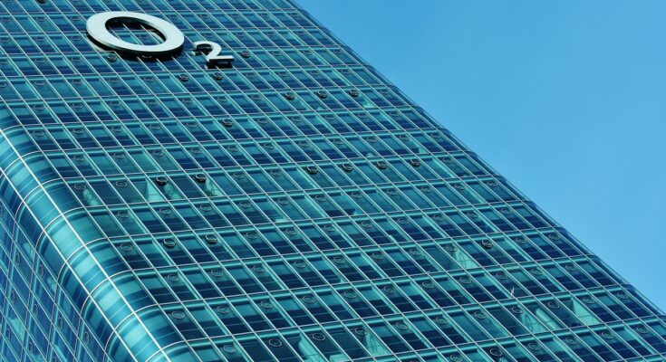 Umiejętności praktyczne 2025: 6 certyfikatów, które błyskawicznie podnoszą pensję